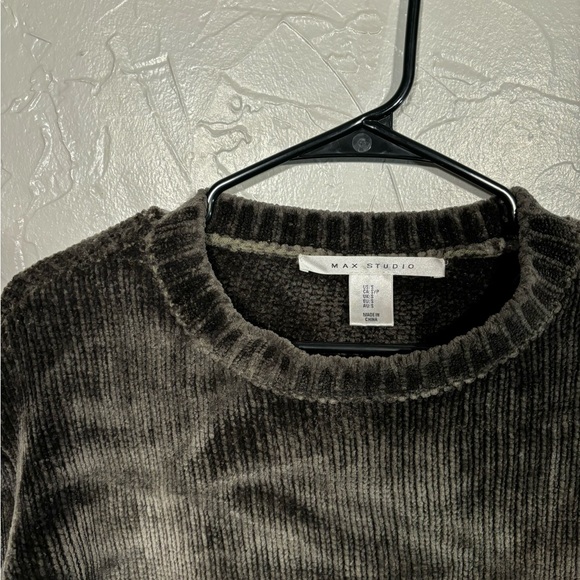 Black Max Studio Chenille Sweater - Picture 3 of 4